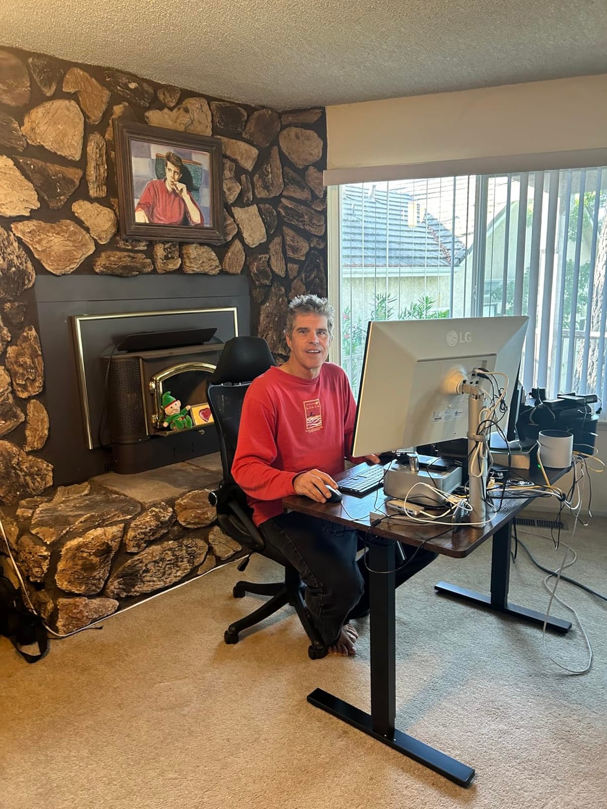 SIAGO Electric Standing Desk Adjustable - 48 x 24 Inch Sit Stand up Desk with Cable Management - 3 Memory Preset Adjustable Height Table customer photo 1