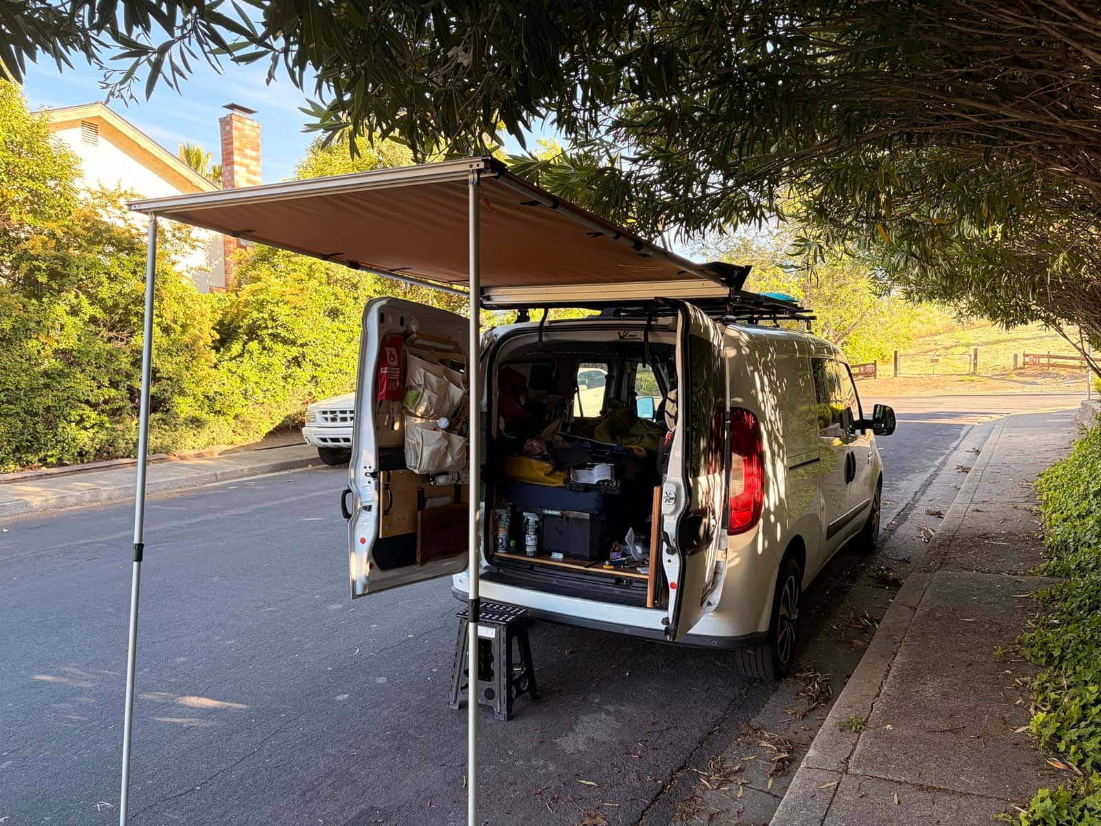 VEVOR Vehicle Awning 4.6'x6.6' Roof Rack Pull-Out Sun Shade UV50+ PU3000mm, Retractable Weatherproof 4x4 Side Awning for SUV Outdoor Camping & Overland (Hardware Included), w/Waterproof Storage Bag customer photo 1