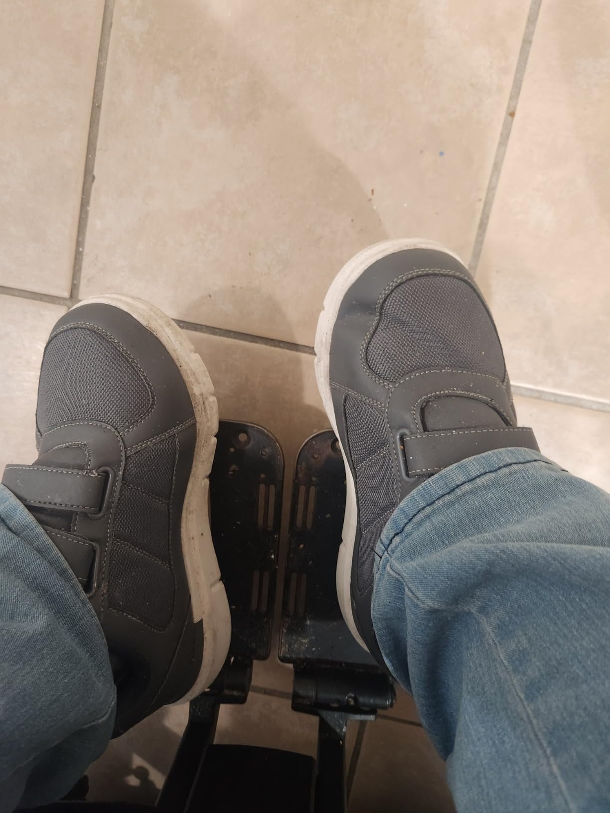 FitVille Diabetic Shoes for Men Extra Wide Width, Mens Diabetic Shoes for Neuropathy, Swollen Feet, Pain Relief with Adjustable Straps customer photo 1