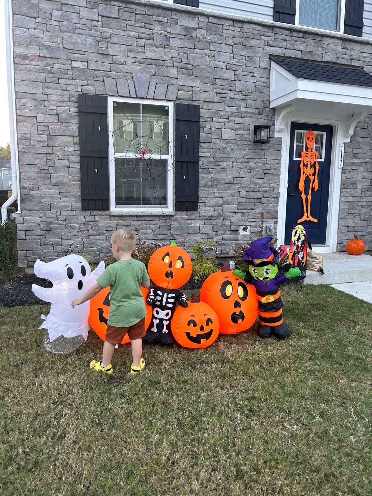 Joiedomi 8 FT Long Inflatable Halloween Decor Outdoor, Halloween Blow Up Decorations Inflatable Pumpkin Ghost Vampire Witch Tombstone with LEDs for Yard Decorations customer photo 1