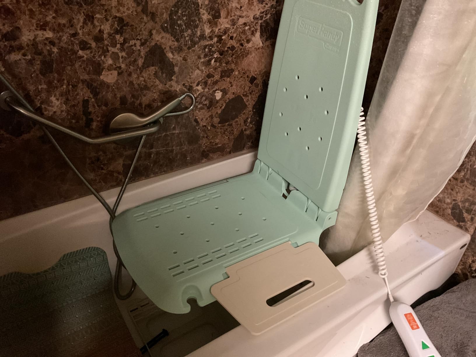 SuperHandy Portable Floor and Bath Lift, 330 lb Capacity, IP68 Waterproof customer photo 2