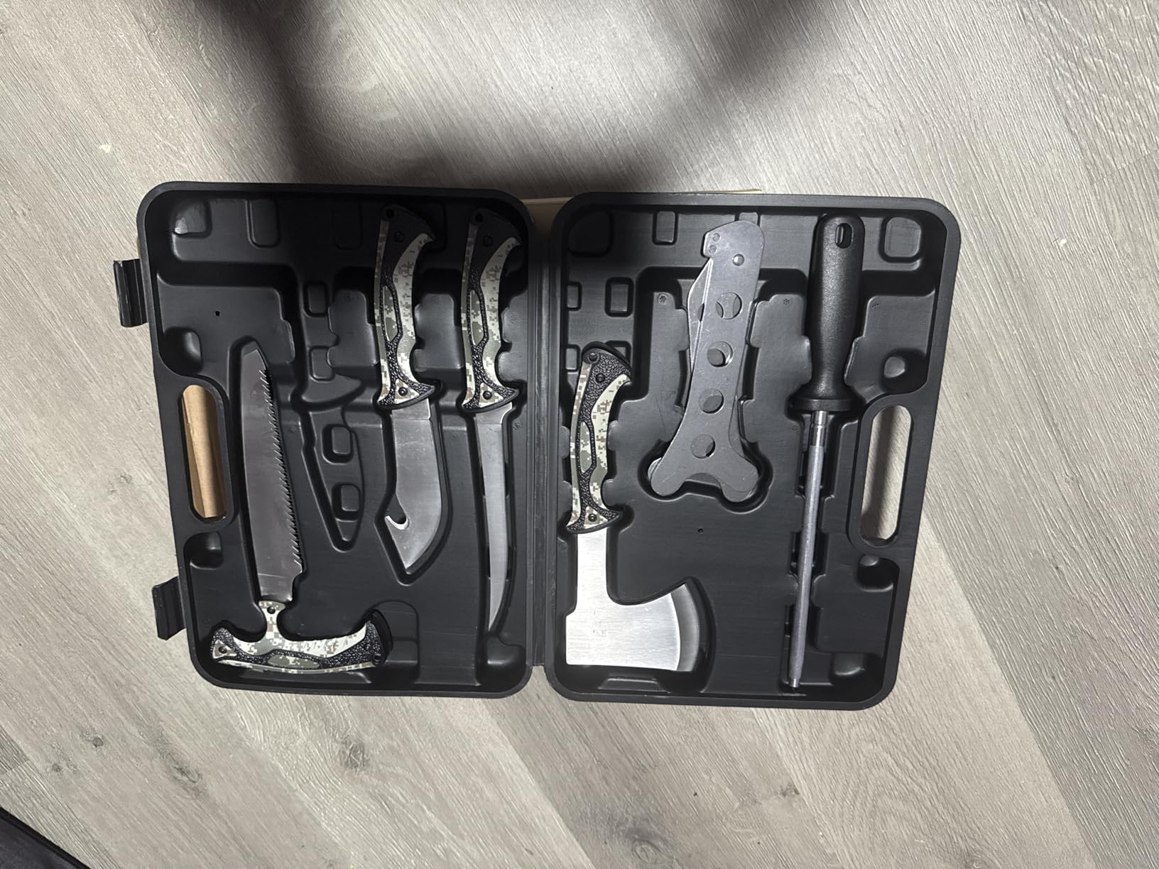 Jellas Professional 15-Piece Hunting & Outdoor Gear Set | Game Processing Kit with Field Dressing Tools, Bone Saw, Gut Hook, Fixed Blade, Boning, Skinning & Fillet Blades | Heavy-Duty Portable Case customer photo 1