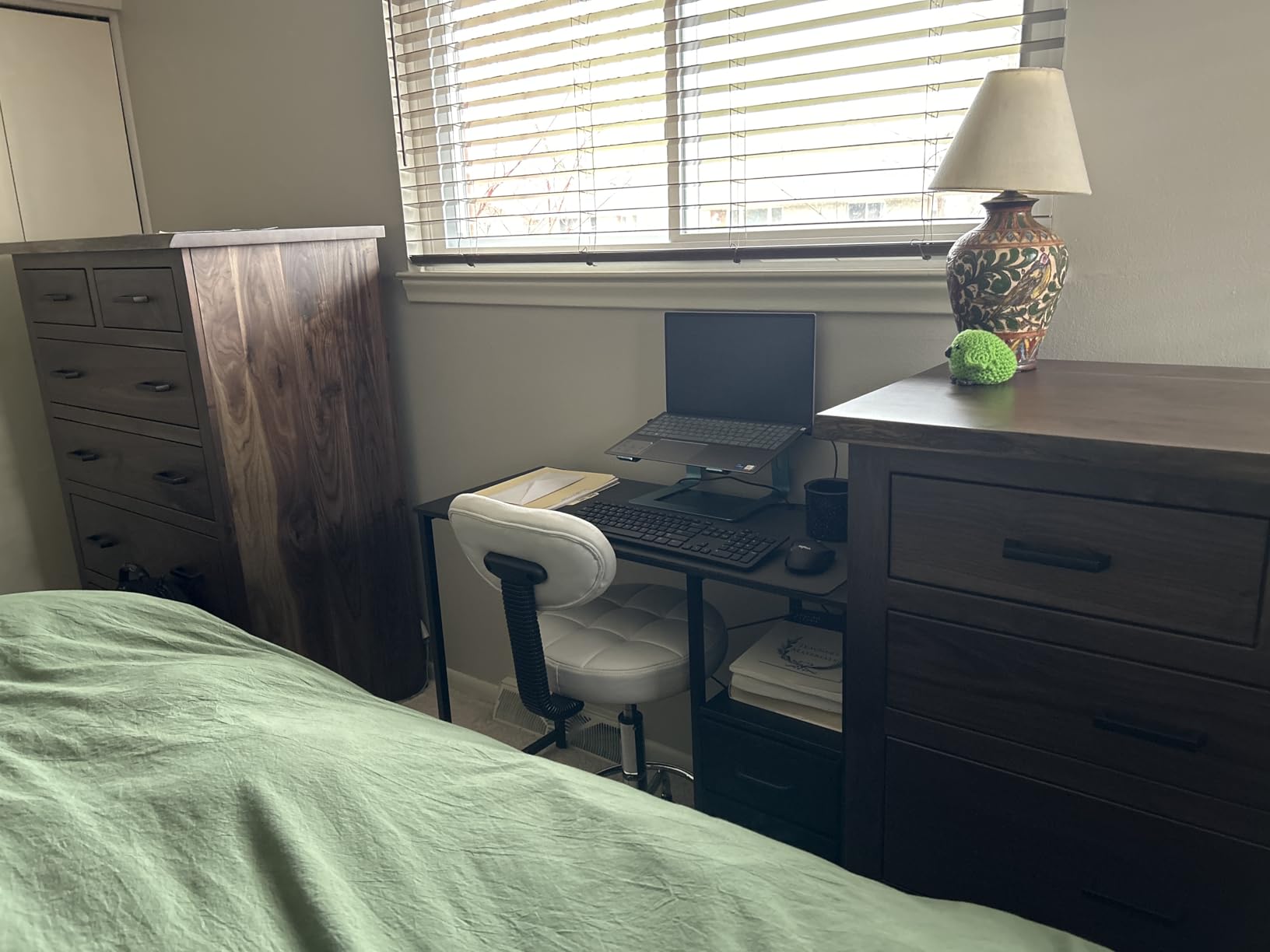AODK 32 Inch Small Computer Desk with Fabric Drawers, Vintage customer photo 1
