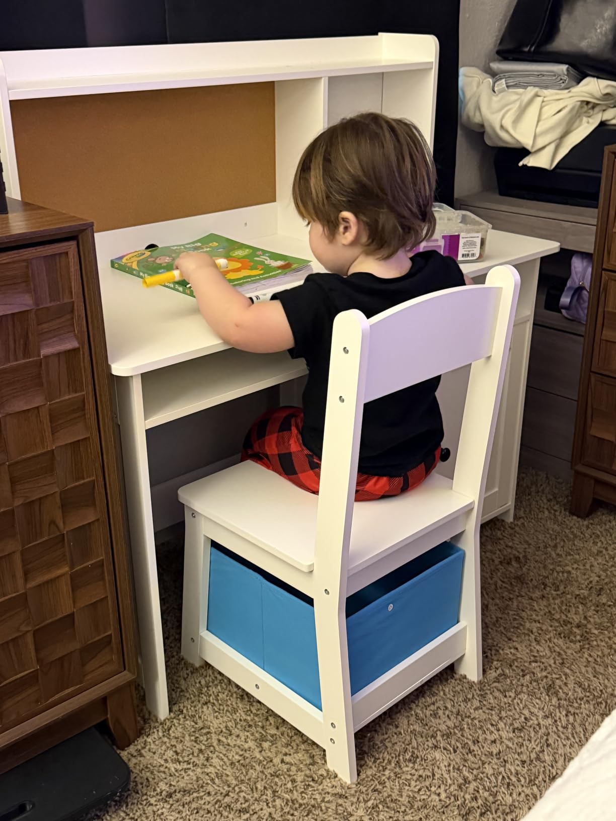 TaoHFE Kids Desk and Chair Set, Kids Desk Chair with Storage, White customer photo 2