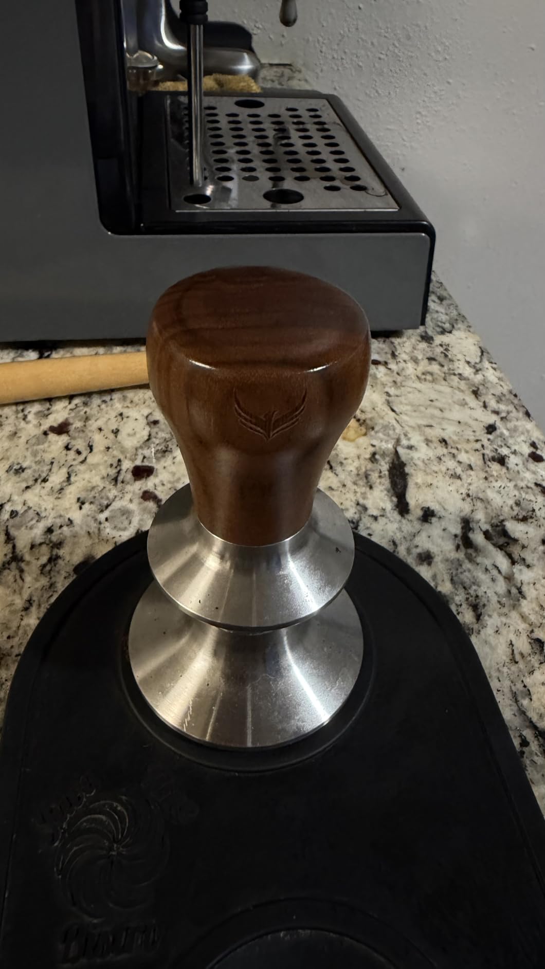 Calibrated Espresso Tamper 58mm Walnut Spring Loaded Design customer photo 2
