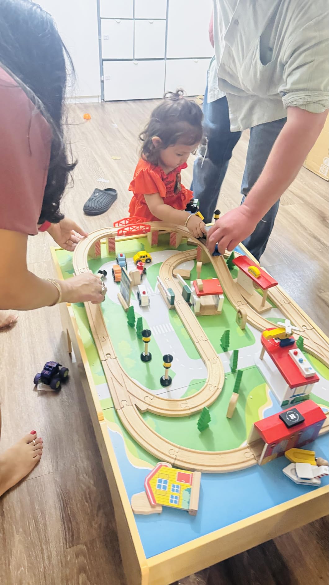 Costzon Train Table, 3-in-1 Wooden Train Set Table w/Reversible 84 PCS Track Train Toys, Table Map & Storage Drawer for Building, Playing, Studying, Kids Activity Table for Toddlers Aged 18 M+ customer photo 2