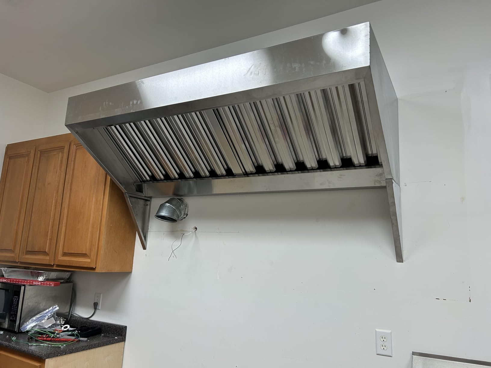 8FT Commercial Exhaust Hood Rust Resistant 201 Stainless Steel Vent Hood for Restaurants & Food Trucks & Kitchen with 2 Detachable U-Shaped Oil Filter Meshes customer photo 1