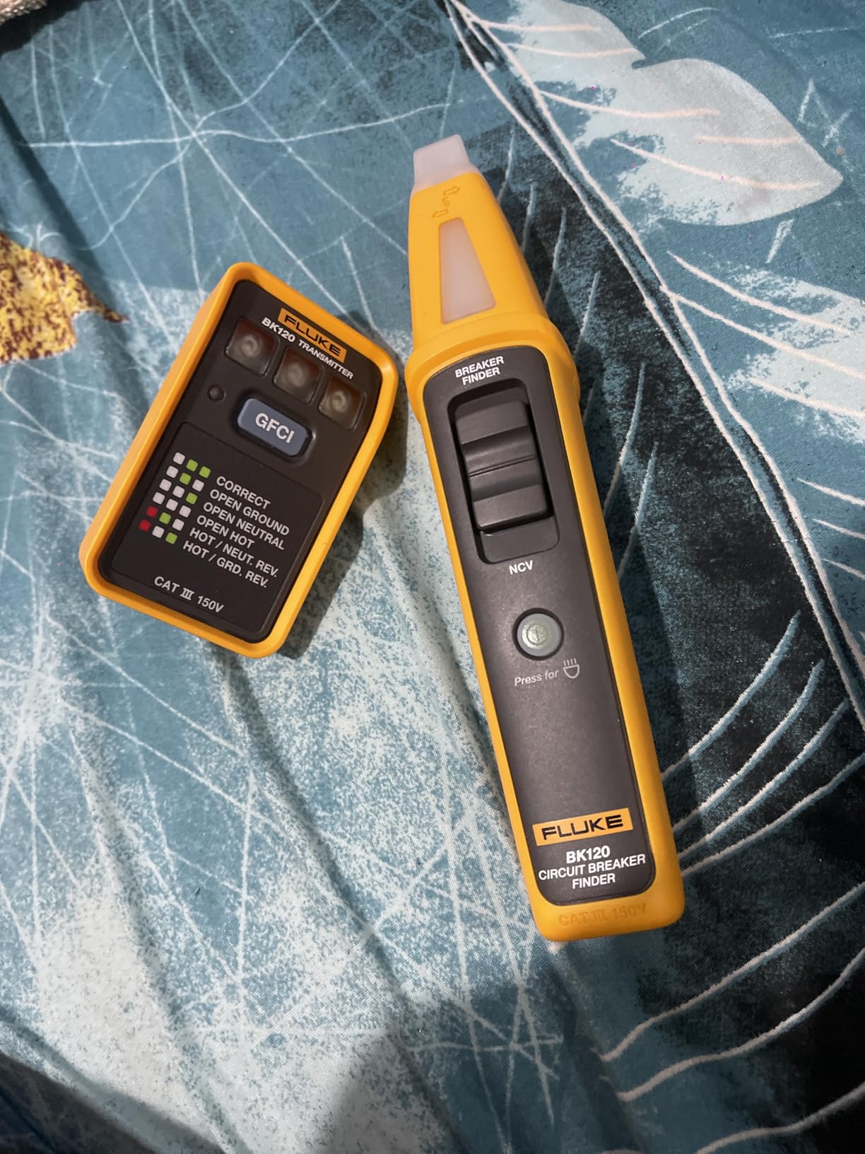 Fluke BK120 SmartTrace Breaker Finder and Socket Tester customer photo 1