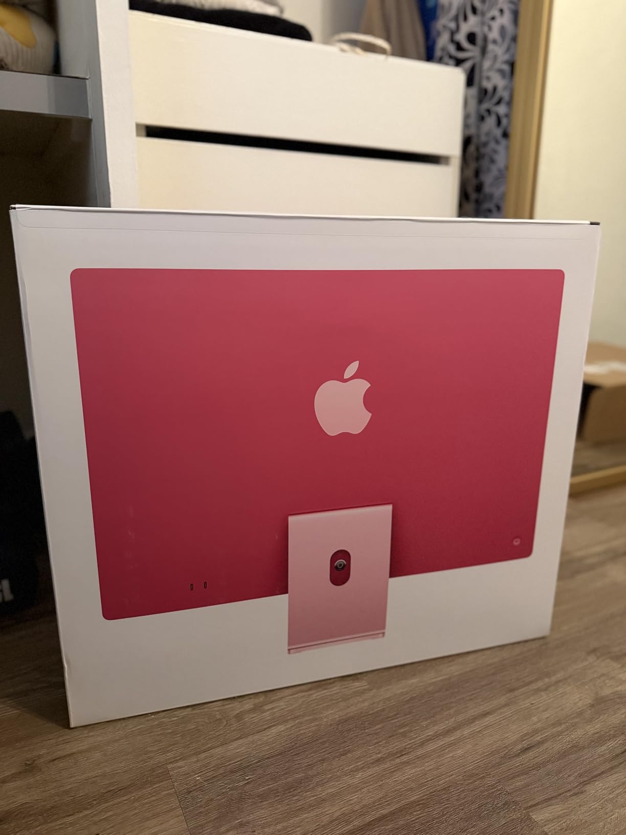 Apple 2024 iMac All-in-One Desktop Computer with M4 chip with 8-core CPU and 8-core GPU: Built for Apple Intelligence, 24-inch Retina Display, 16GB Unified Memory, 256GB SSD Storage; Silver customer photo 1