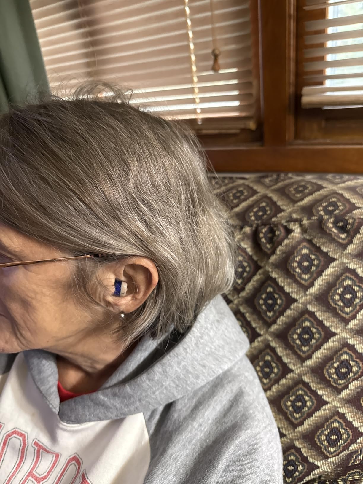Oricle Standard 2.0 Hearing Aids for Seniors - Oricle Hearing Aids for Adults with Advanced Noise Cancellation - Easy Volume Control with Portable Charging Case customer photo 1