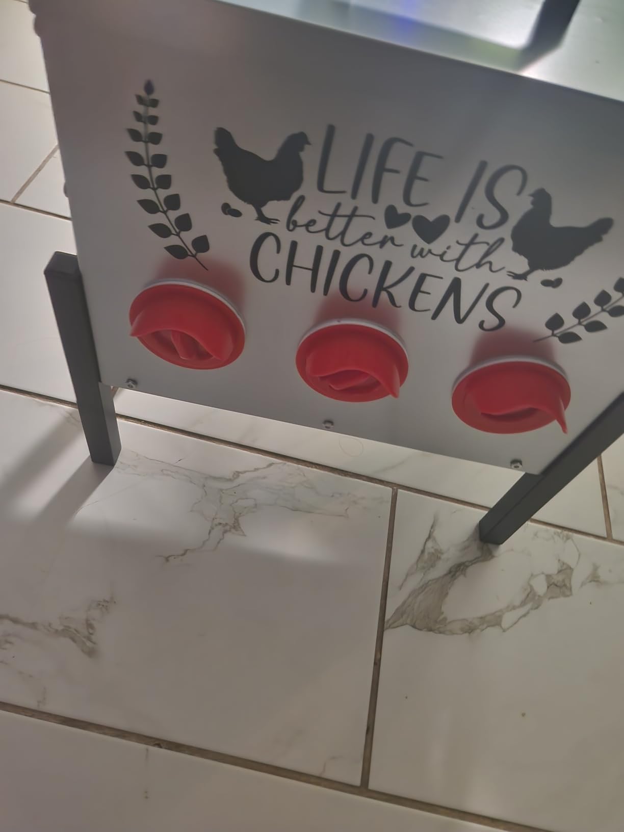 ‎Tgeyd 30 lb Chicken Feeder with 6 No-Waste Ports – Heavy-Duty Outdoor Metal Feeder with Adjustable Height, Locking Lid & Riveted Handles – Rustproof Feed Box for Poultry & Backyard Chickens customer photo 1