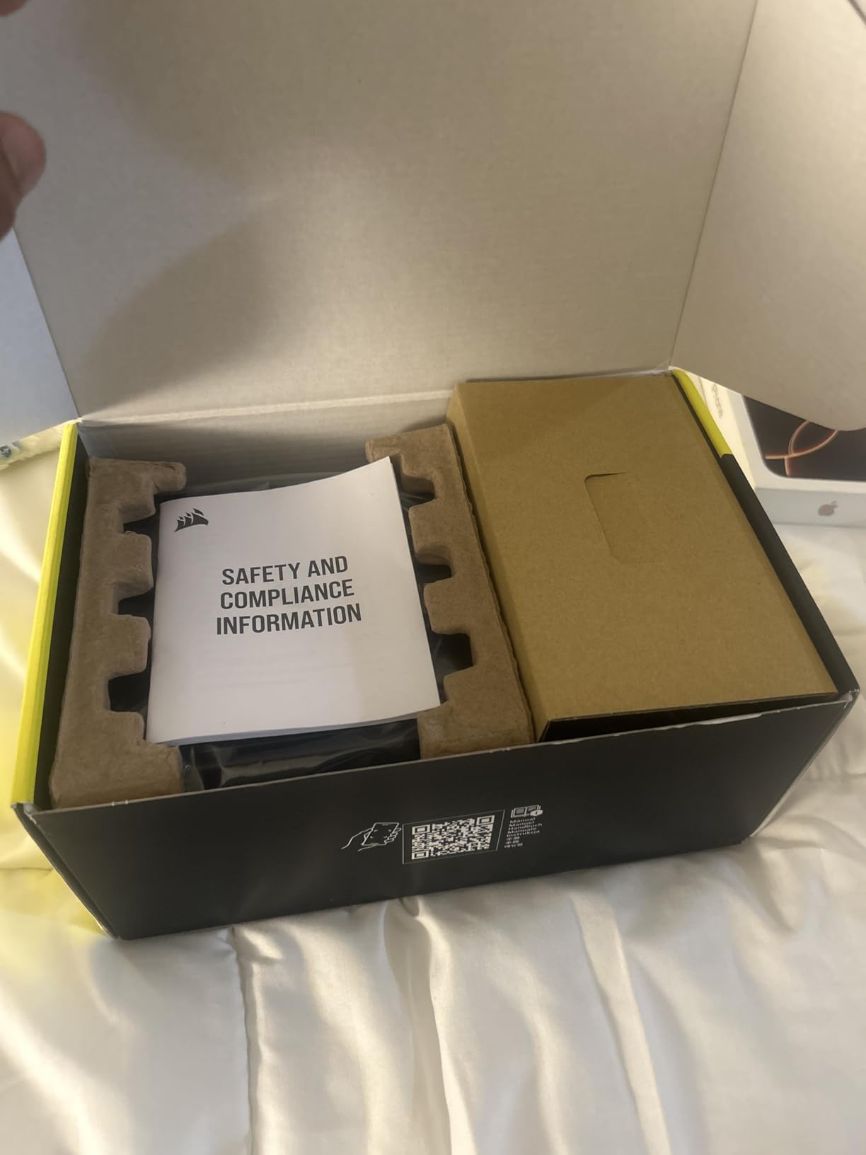 CORSAIR RM850e (2025) ATX 3.1 PCIe 5.1 Ready 850W Power Supply – Black customer photo 1