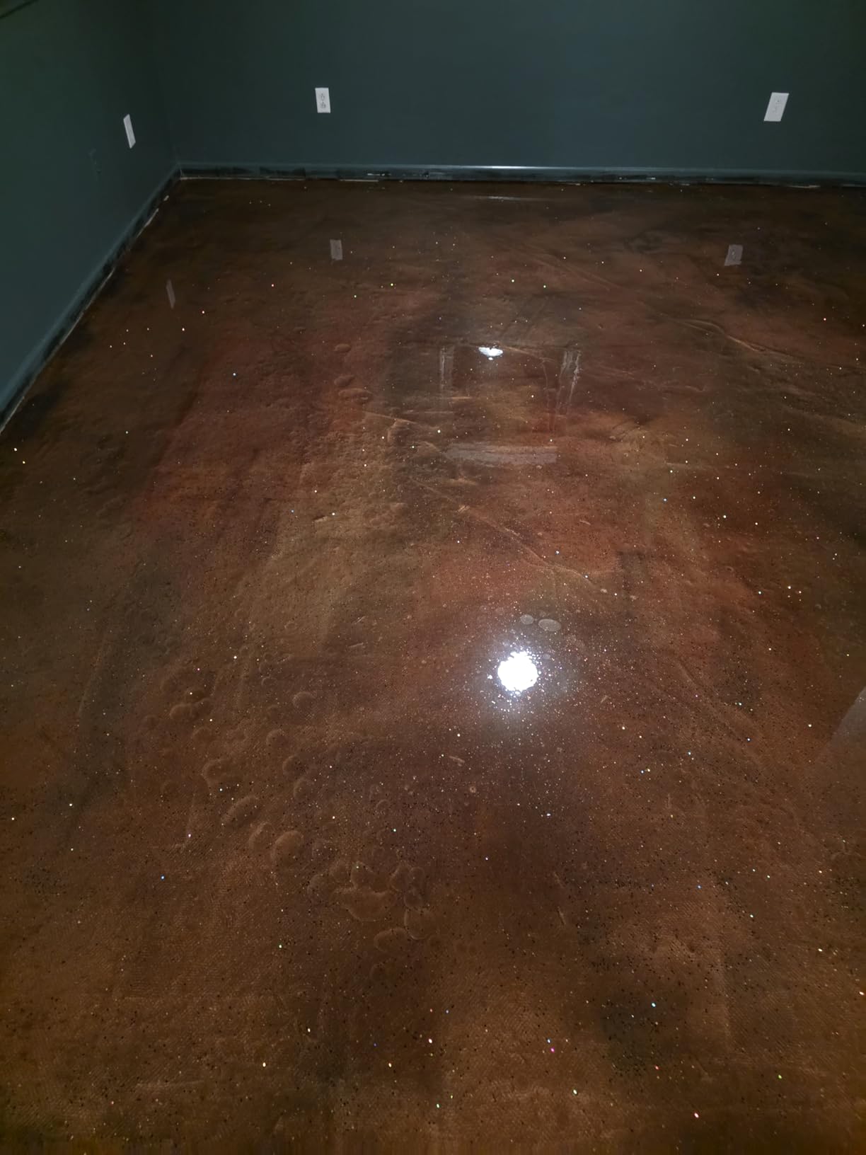 Epoxy Resin Coating 3 Gallon Kit - Light Gray - Standard Cure Speed - for Floors, Counter Tops, Garages & More -100% Solids -2 Components - Self Leveling, Chemical Resistant, Solvent-Free customer photo 1