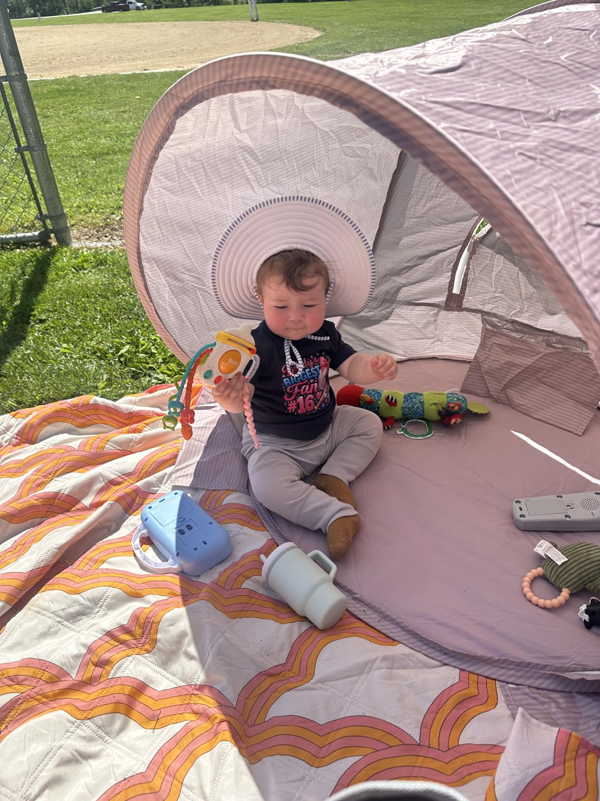 Tiny Land Baby Beach Tent, Pop Up Baby Tent with UPF 50+ Sun Protection customer photo 1