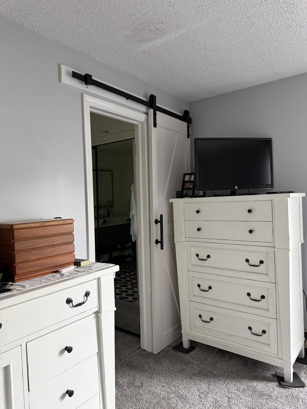 S&Z TOPHAND® 34in x 84in MDF Elephant Gray Barn Door with 6.6FT Sliding Hardware Kit, Solid Barn Door Slab Covered with Water-Proof PVC Surface/Simple Assembly is Required customer photo 1