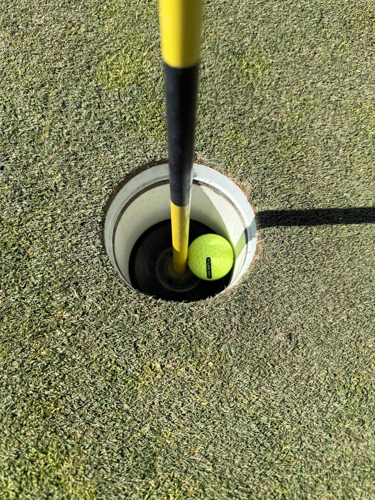 Amazon Basics Core Soft Golf Balls, Low Compression, Side Stamp Alignment customer photo 2