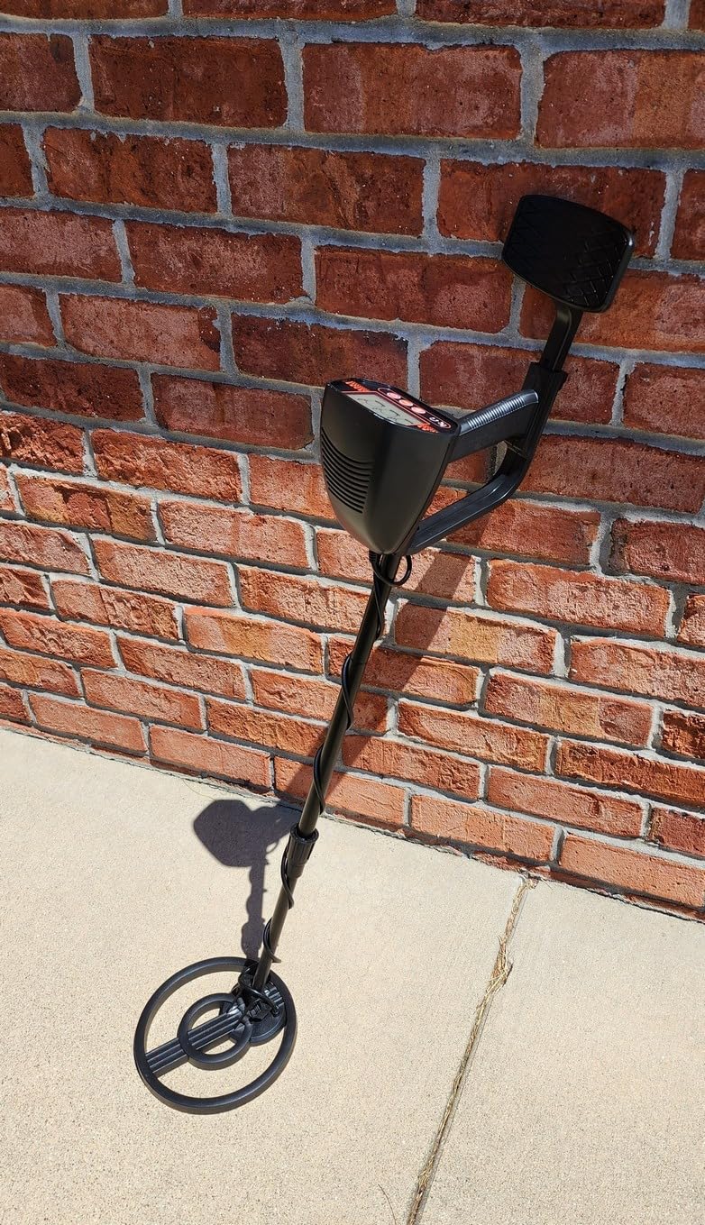 Metal Detector for Kids, Easy to use, Fun LCD Display, Lightweight & Adjustable Kids Metal Detector, 8
