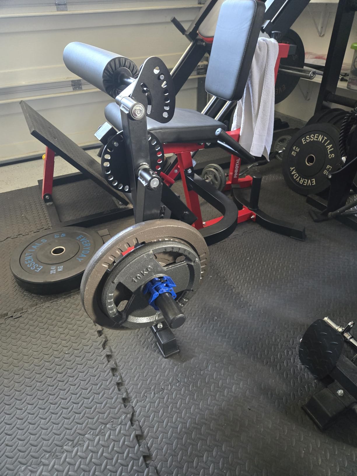 Leg Extension and Curl Machine, 4 in 1 Lower Body Workout Machine, Adjustable Leg Curl Machine with Plate Loaded, Leg Extension Machine with Exercise Bench, Home Gym Weight Machine customer photo 1