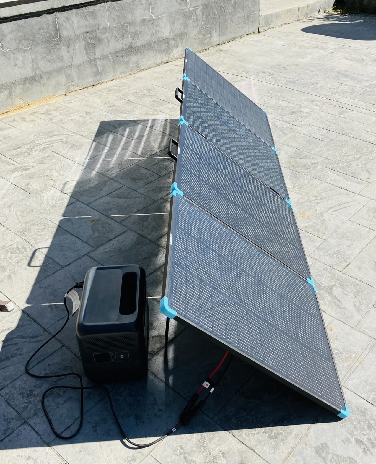 Renogy 300W Portable Solar Panel, 25% High Efficiency for Power Stations customer photo 1
