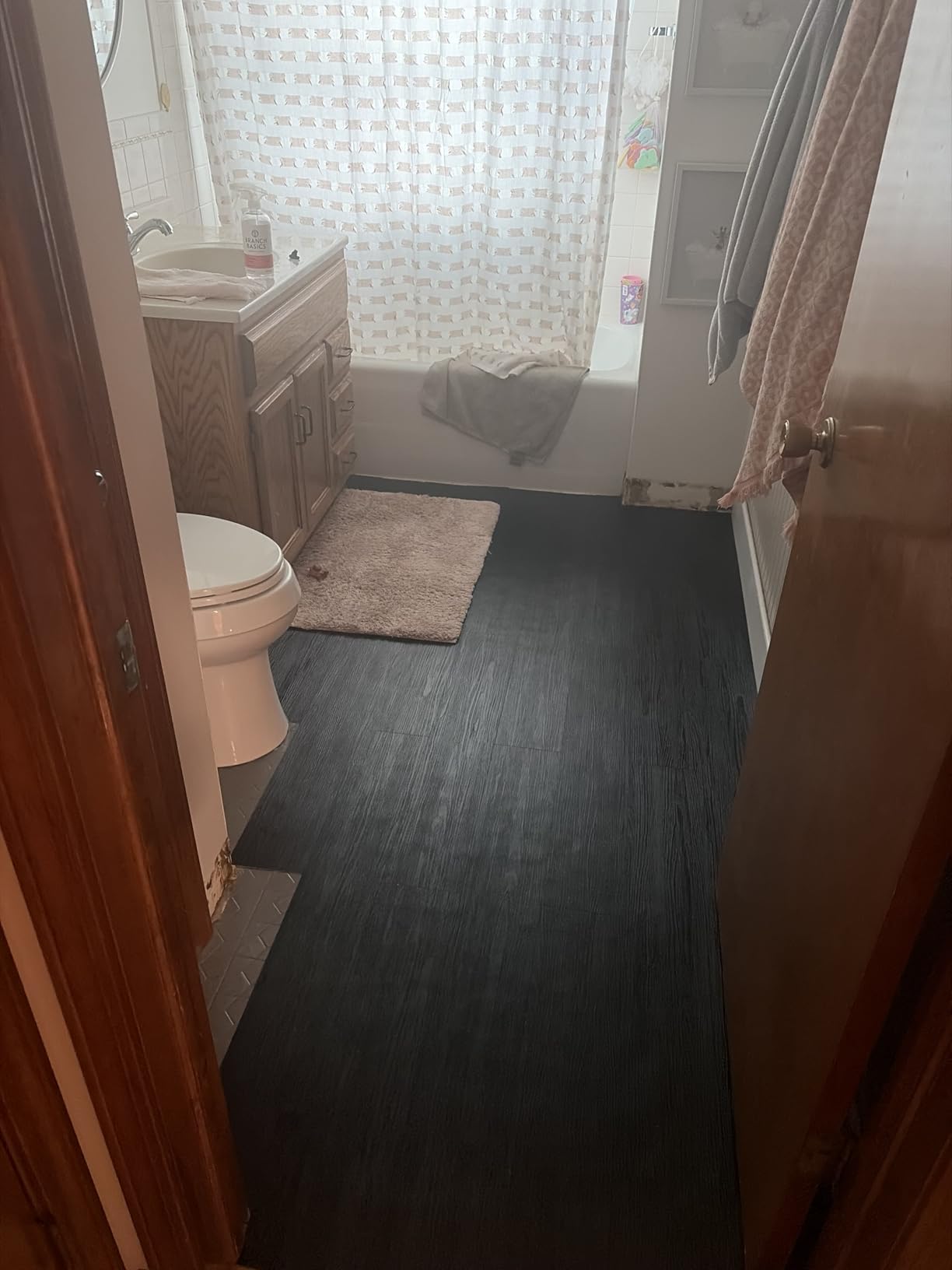 INMOZATA 36 Pack Peel and Stick Floor Tile Waterproof Vinyl Plank Flooring | 54 Sq.Ft, Heat-resistant, Wood Grain Self Adhesive Flooring for DIY Bedroom Living Room Bathroom Kitchen (Black) customer photo 1