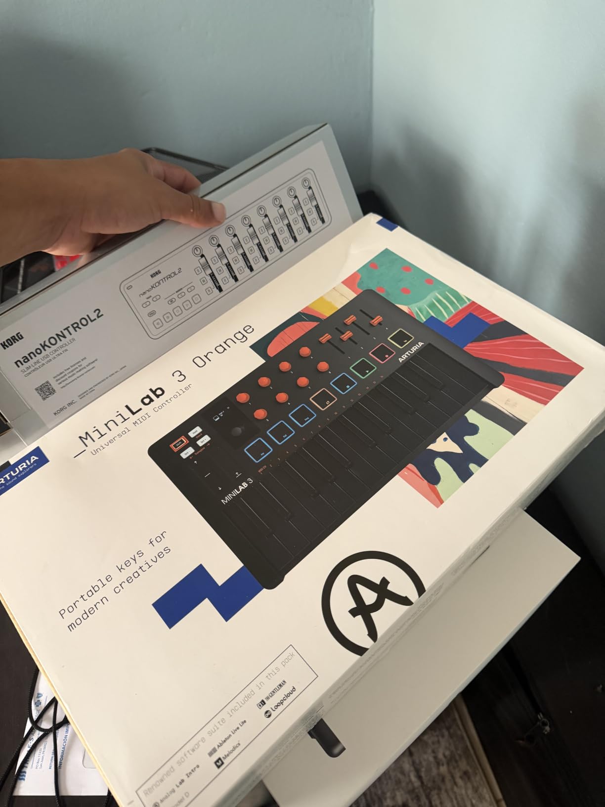 Arturia MiniLab 3 Universal MIDI Controller, Champagne customer photo 1