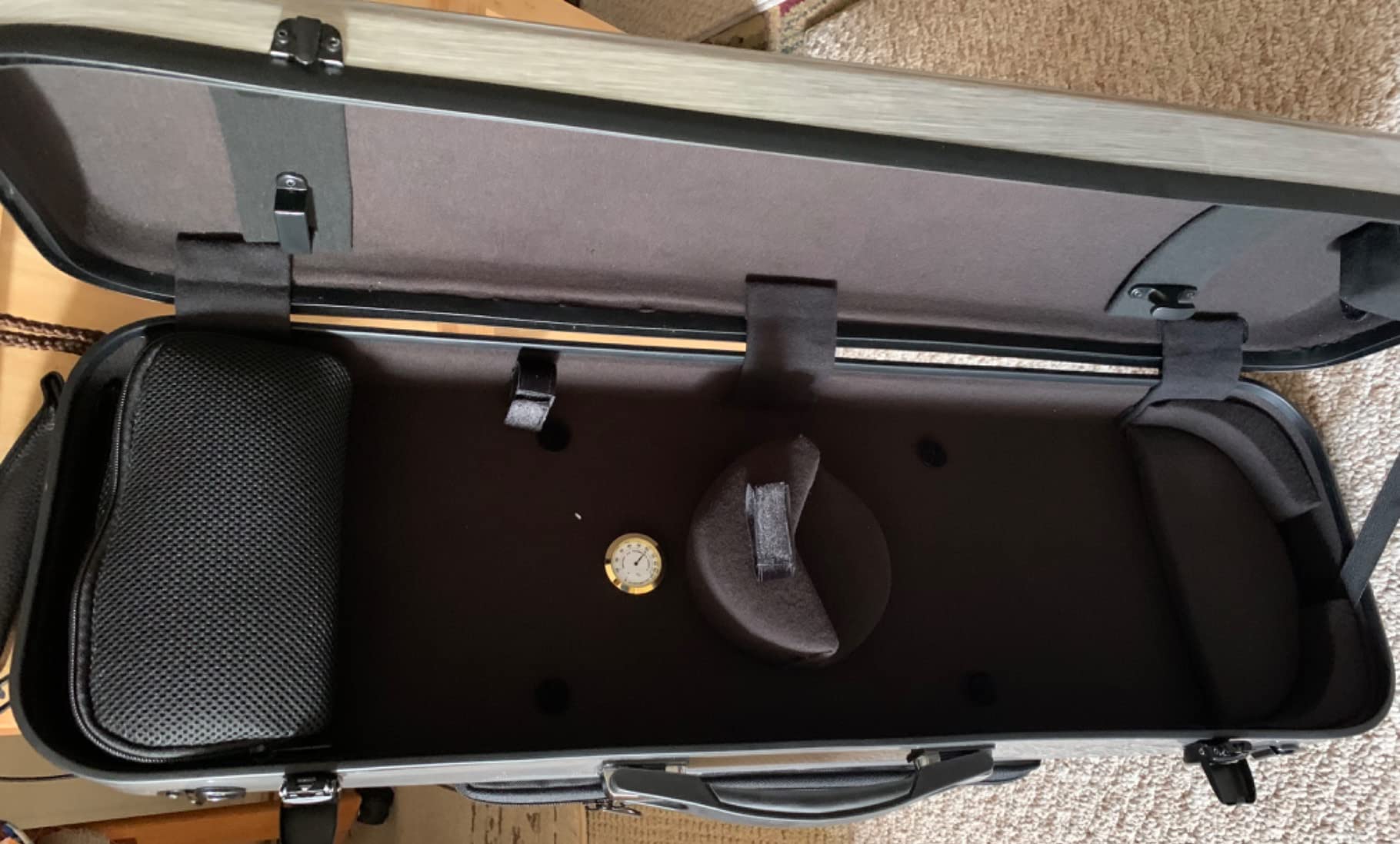 yinfente Violin Case 4/4 Full Size Carbon Fiber Oblong 4/4 Violin Case with Music Sheet Bag Adjustable Backstrap Hygrometer Lightweight & Portable customer photo 2