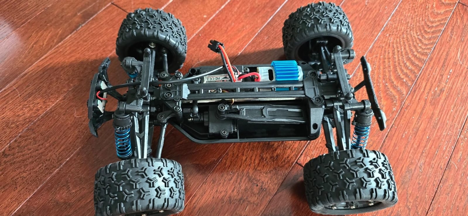 TENSSENX 1:18 Scale All Terrain RC Cars, 40KPH High Speed 4WD Remote Control Car with 2 Rechargeable Batteries, 4X4 Off Road Monster Truck, 2.4GHz Electric Vehicle Toys Gifts for Kids and Adults customer photo 2