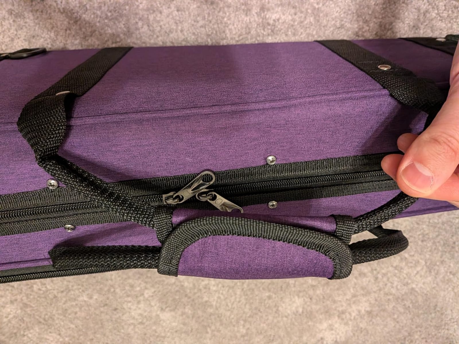 4/4 Full Size Violin Case, Lightweight Portable Carrying Bag, Oblong Professional Hard Case with Shoulder Straps, Plush Lining for Students & Players, Black & Beige customer photo 1