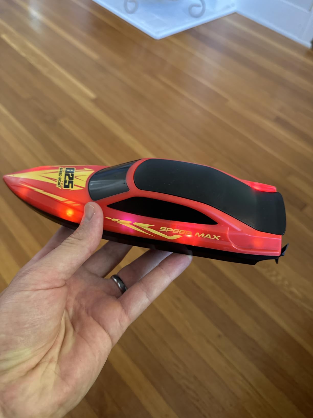 Remote Control Boat for Kids, RC Boats for Pool, Lake, River and Pond | LED Lights, Self-Righting, Waterproof, Fast Speed, Racing Electric Boats, 2 Speed Modes, 60-120mins Rechargeable Batteries customer photo 2