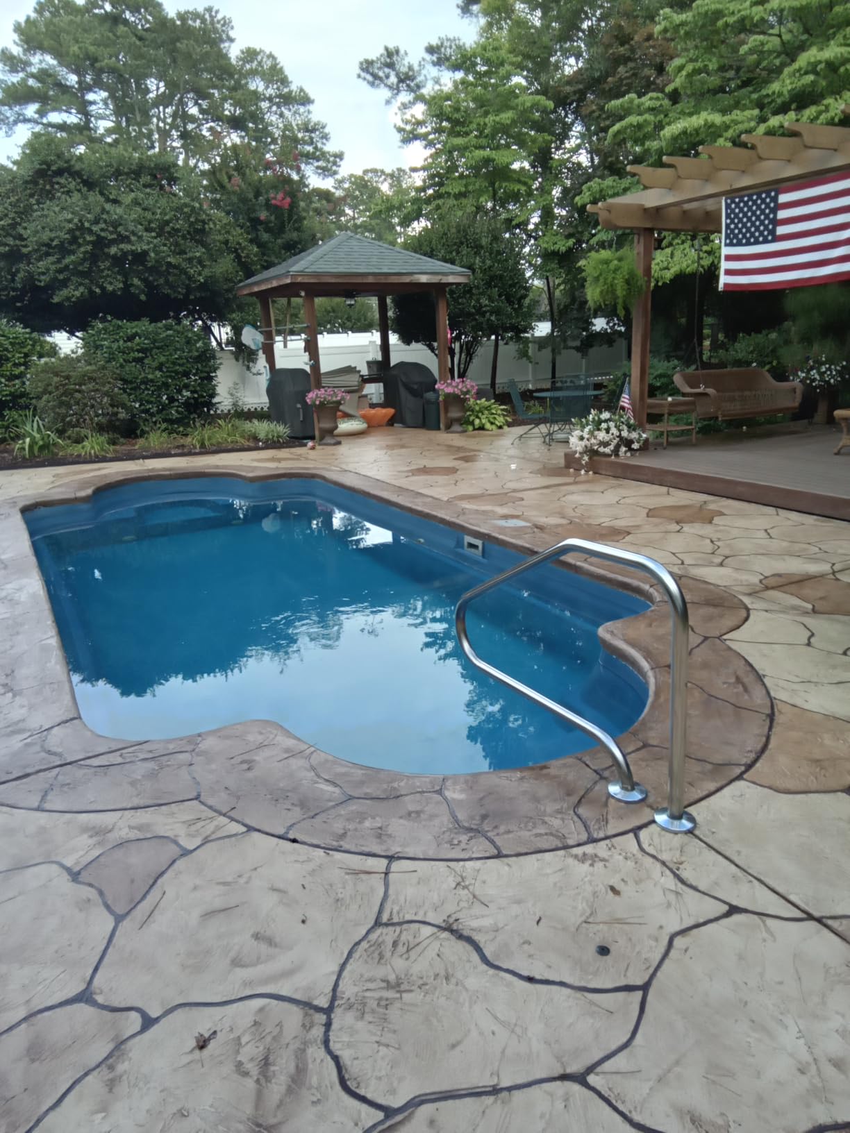 24/7 Solar Powered Automatic Electric Pool Skimmer Robot with APP Support Floating Surface Cleaner for Above Inground Pool,Auto Robotic Pool Skimmer with Efficient Solar Breeze(Blue) customer photo 1