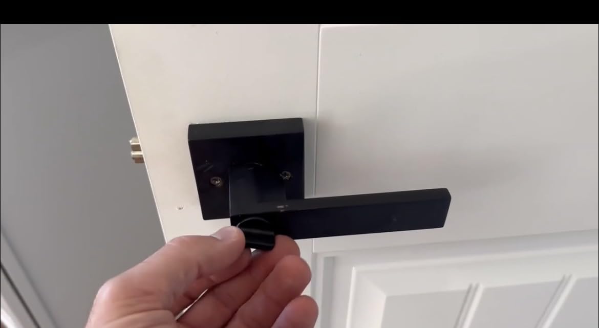 Estmoon Door Locks for Front Door, Matte Black Exterior Door Handle and Single Cylinder Deadbolt Lock, Heavy Duty Modern Square Front Door Handle and Deadbolt Set, Commercial Locks for Doors, 1 Pack customer photo 1
