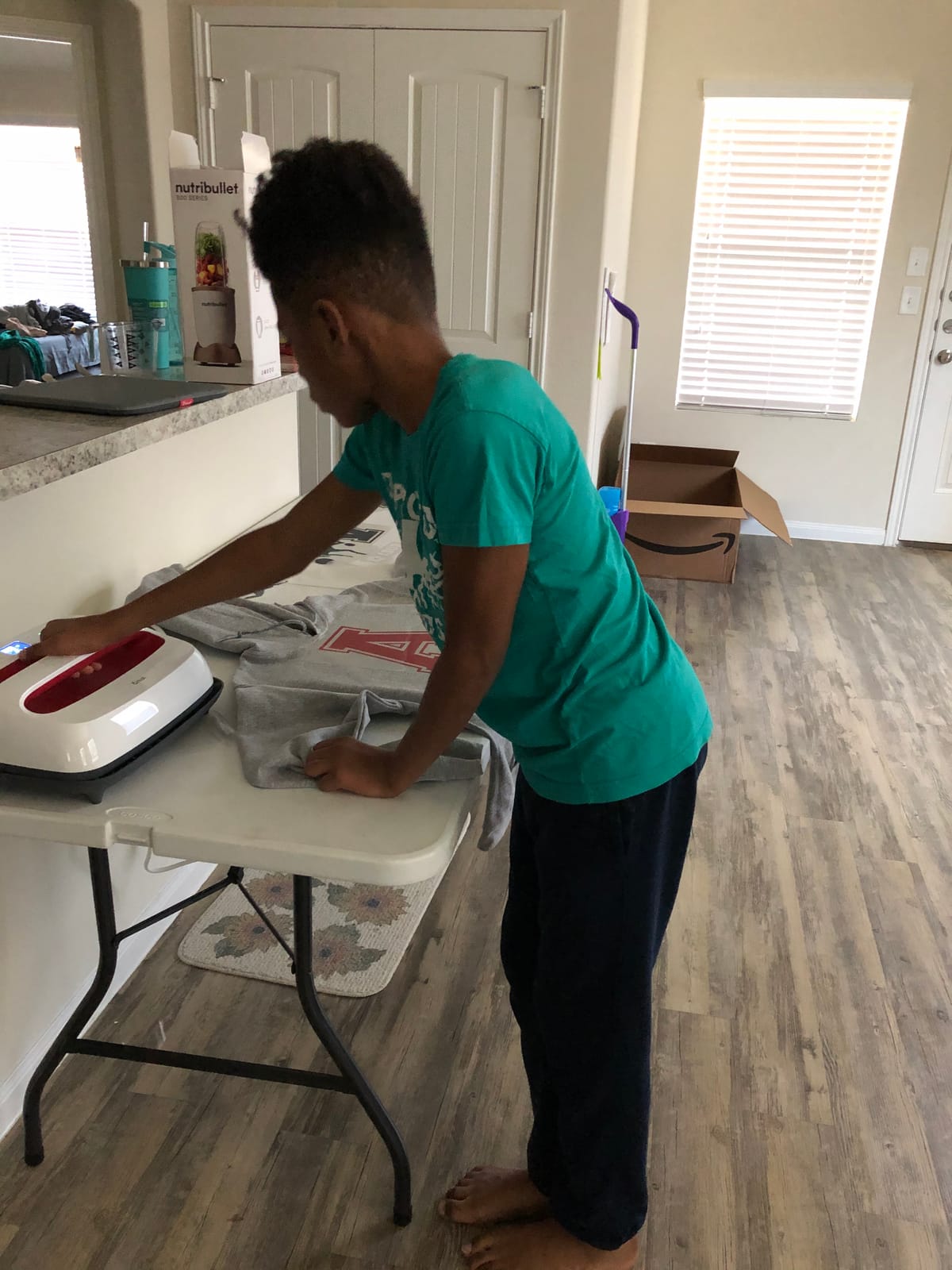 Cricut EasyPress® SE – 12 in x 10 in Heat Press - Blue | 12 in x 10 in Heat Transfer Machine for T-Shirts, Sweatshirts, Blankets, Pillows, & More - Easy to Use customer photo 1