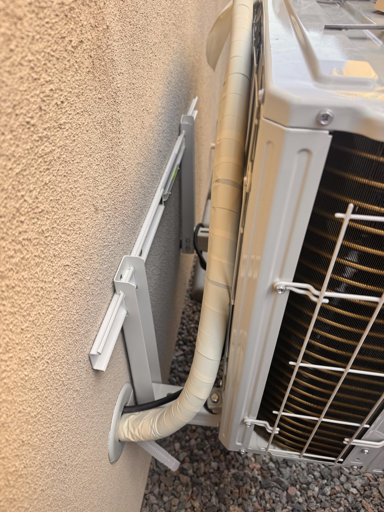 12000 BTU Mini Split Air Conditioner, 115V 22 SEER2 AC & Heat Pump | Quiet ductless system for up to 750 Sq.Ft. Features R32 refrigerant, WiFi smart control & complete installation kit. customer photo 1