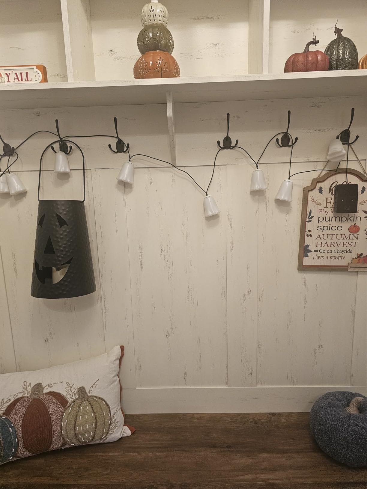 VASAGLE Hall Tree with Bench and Shoe Storage, 3 Tri-Hooks, Hinged Door customer photo 1