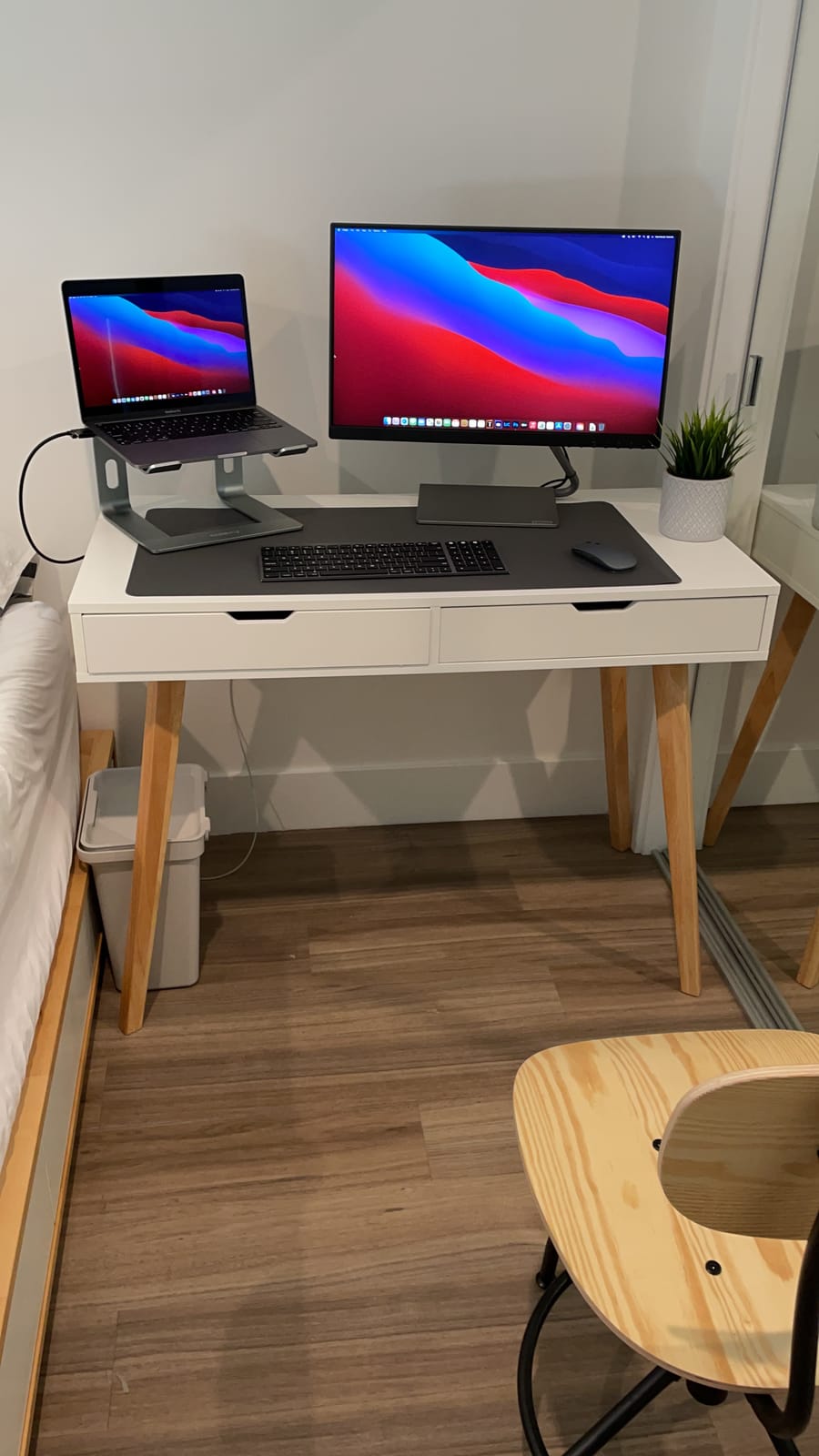Lenovo 24