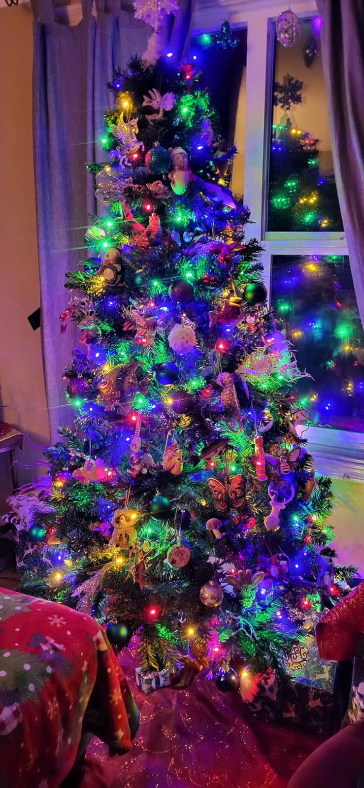7FT Artificial Prelit Classic Christmas Tree with Remote Control,Timer customer photo 2