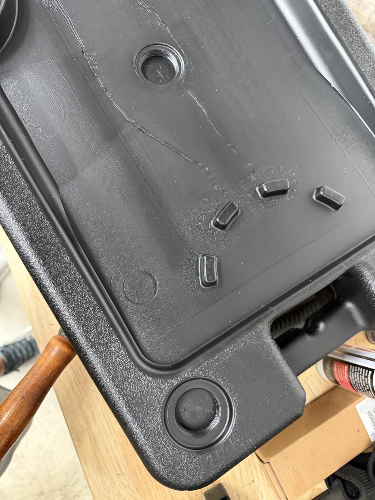 CHAPIN 48004 16-Quart Oil Drain Pan, Splash-Free Design for Clean Changes customer photo 1