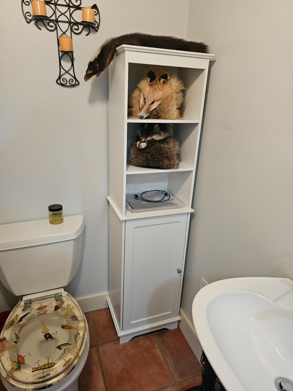 Yaheetech Tall Narrow Bathroom Storage Cabinet with Door and Shelves, White customer photo 1