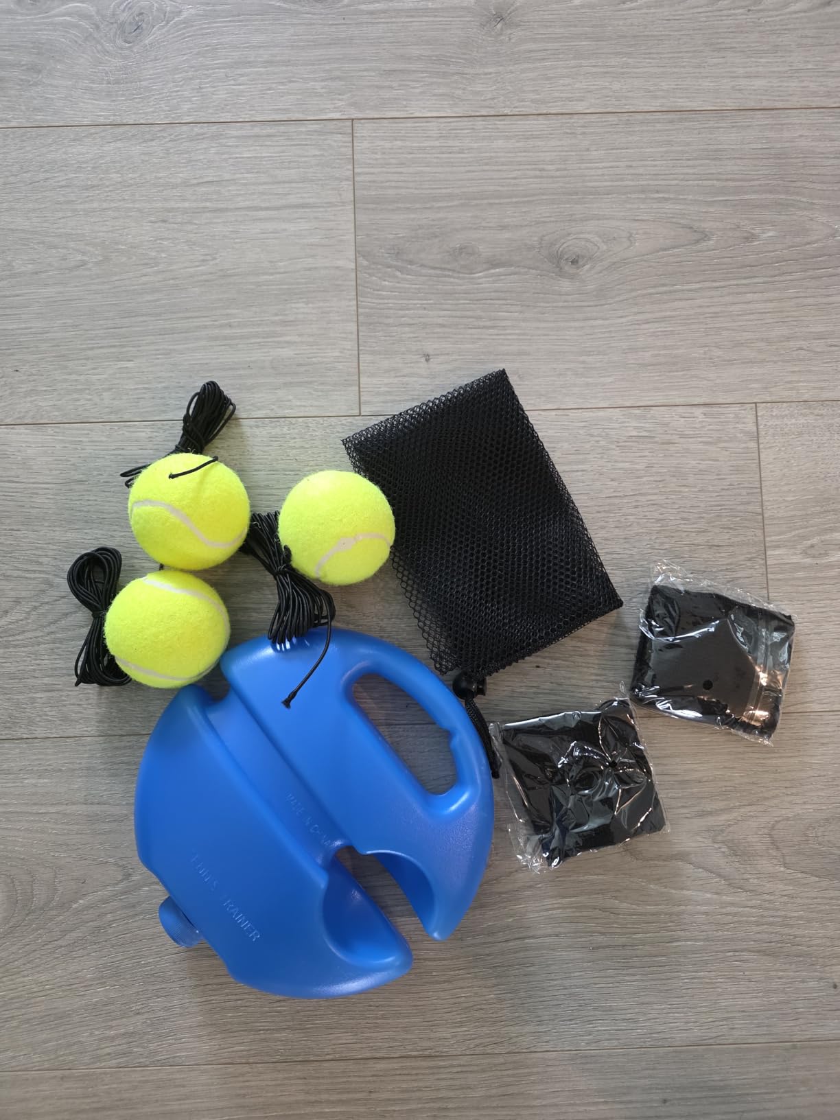 Tennis Trainer Rebound Ball Set, Tennis Practice Rebounder with 3 String Balls, Sports Wristband & Mesh Bag, Portable Solo Tennis Training Equipment for Indoor Outdoor Sport customer photo 1